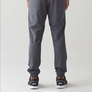 lululemon Warp City Jogger, size small